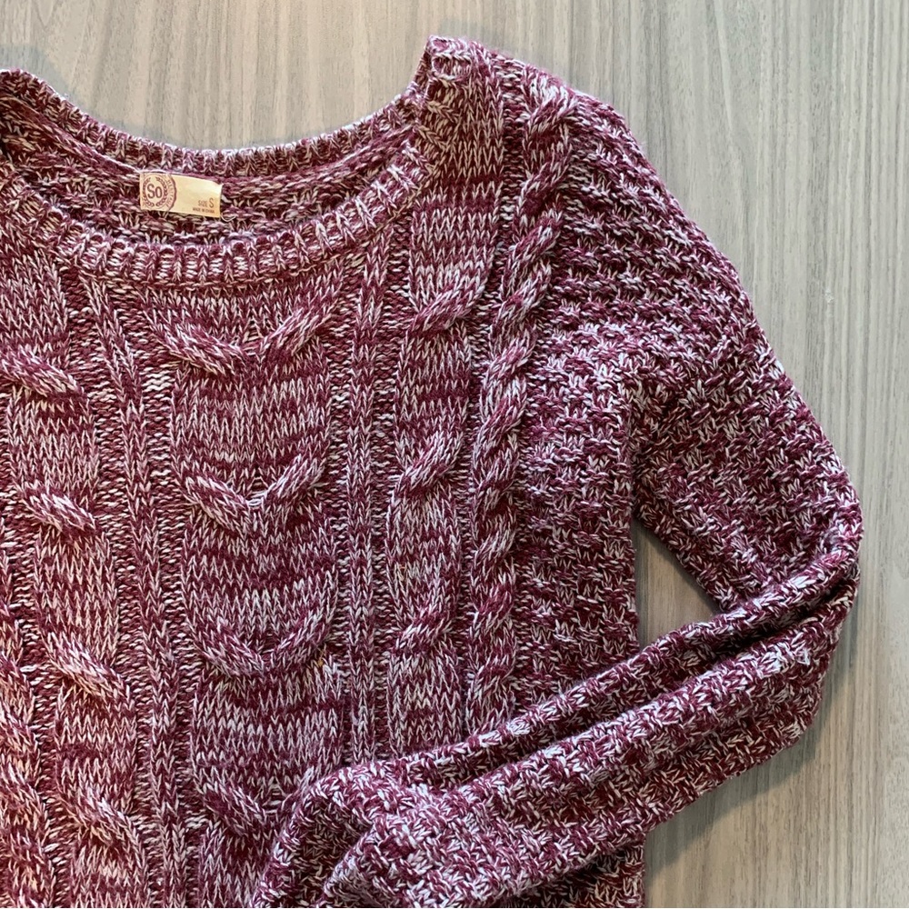 Comfy SO sweater in size Small